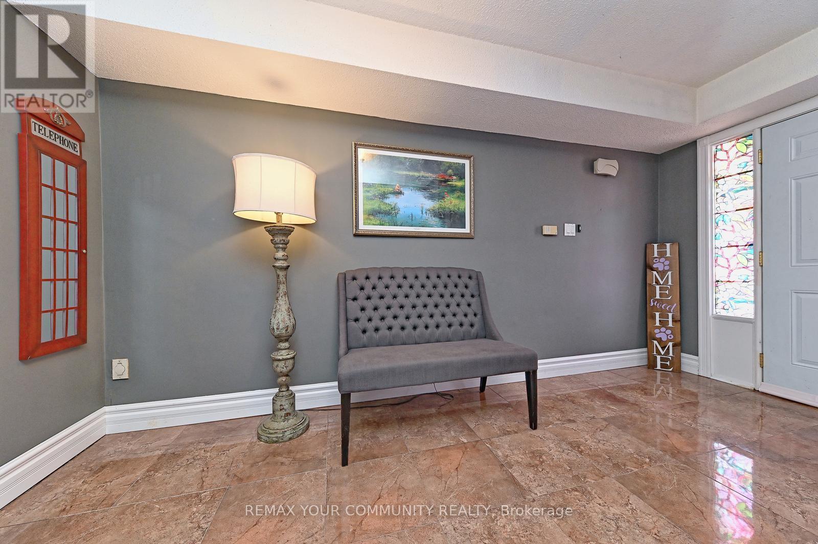 Row / Townhouse for Sale in 40 - 40 STORNWOOD COURT NE|Brampton (Fletcher's Creek South), Ontario L6W4H5 5