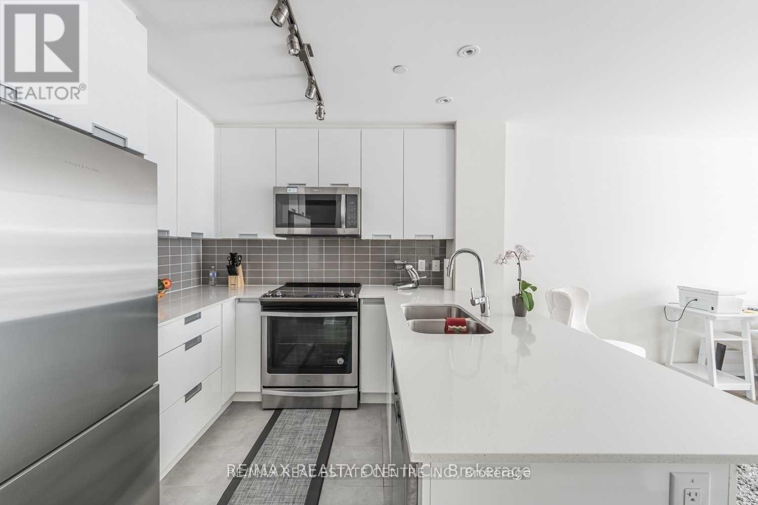 Row / Townhouse for Sale in 112 - 5025 FOUR SPRINGS AVENUE|Mississauga (Hurontario), Ontario L5R0G5 3