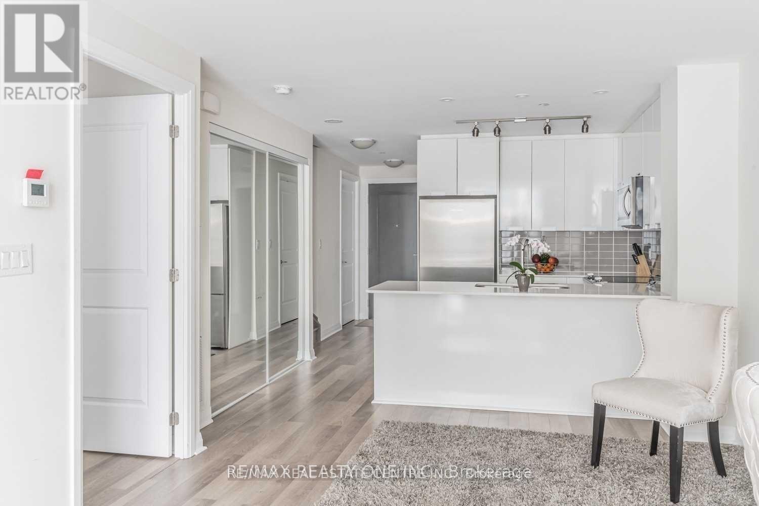 Row / Townhouse for Sale in 112 - 5025 FOUR SPRINGS AVENUE|Mississauga (Hurontario), Ontario L5R0G5 4