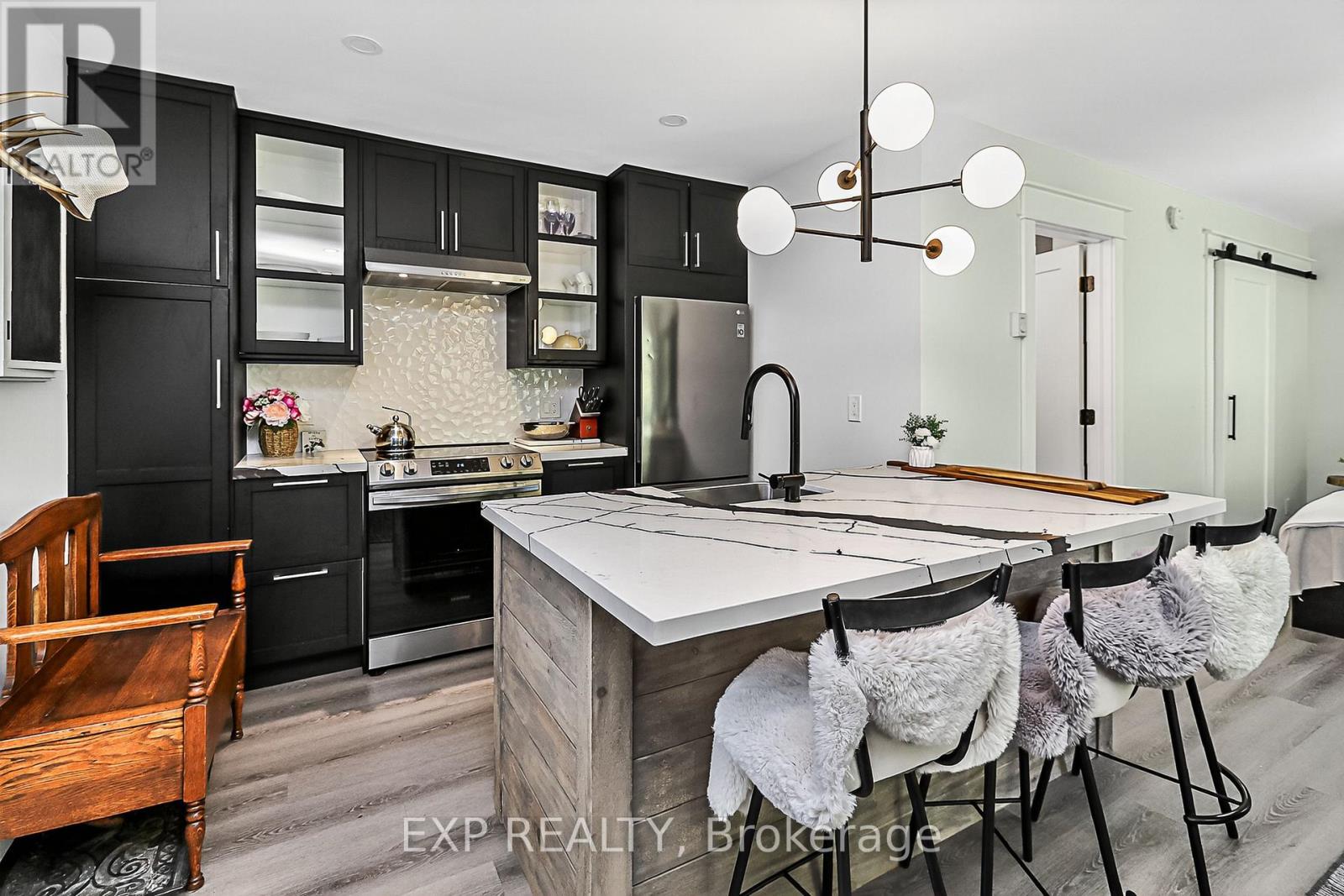 3 - 15 DAWSON DRIVE