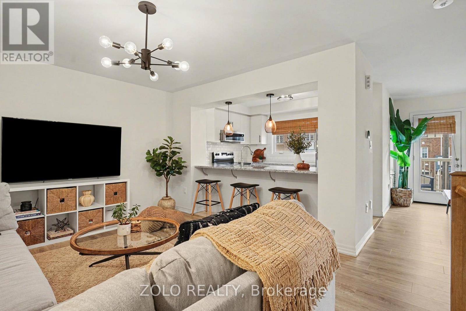 Row / Townhouse for Sale in 137 CHRISTOPHER ROAD|Oakville (GO Glenorchy), Ontario L6H0X9 4