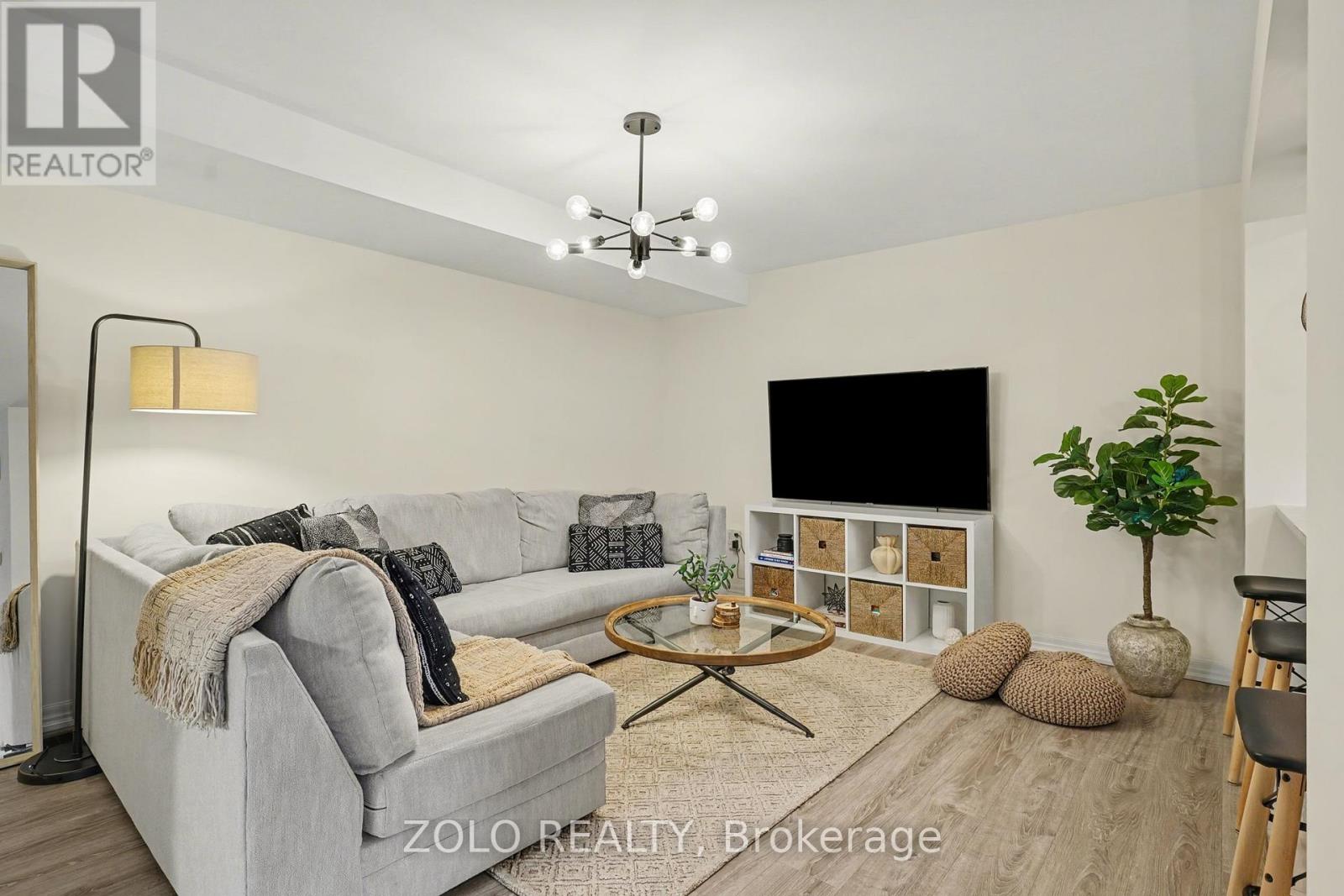 Row / Townhouse for Sale in 137 CHRISTOPHER ROAD|Oakville (GO Glenorchy), Ontario L6H0X9 5