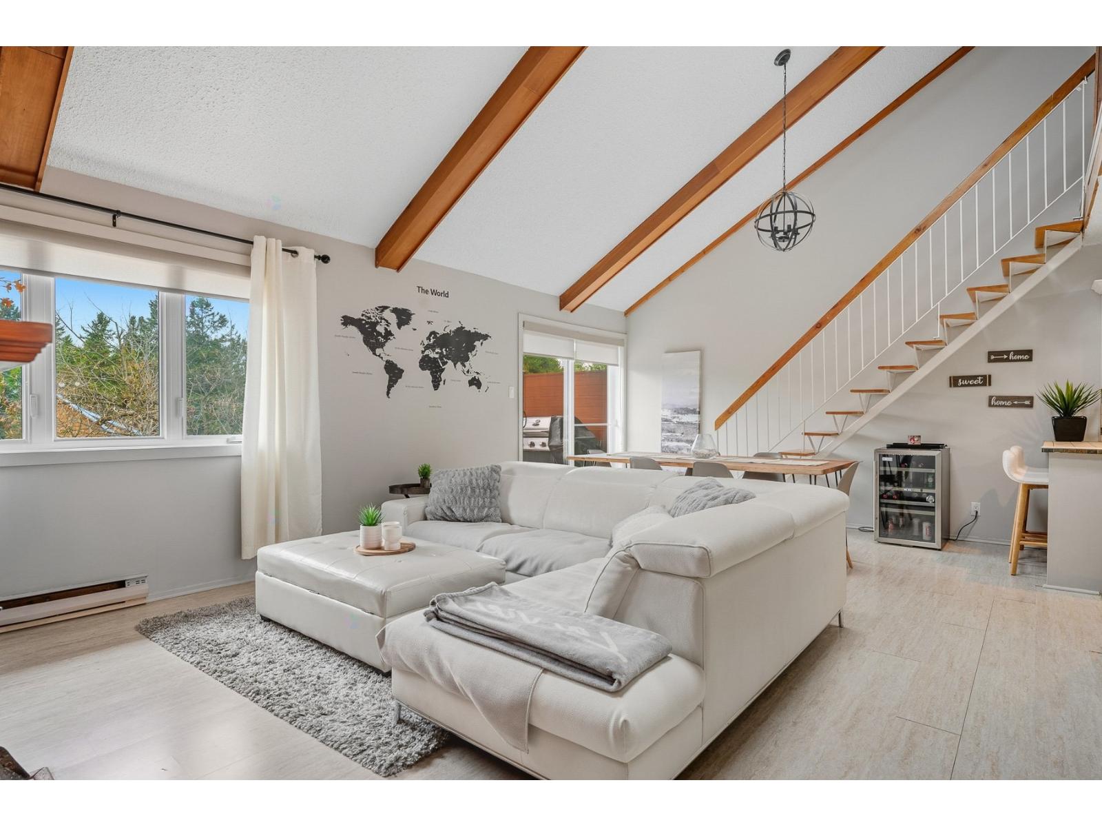 À louer : 111 Av. Hochar, #201, Saint-Sauveur, Québec J0R1R3 - 16803936 ...