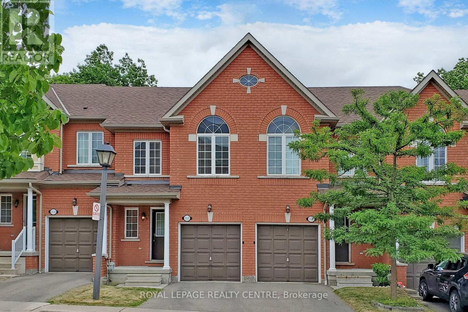 Row / Townhouse for Sale in 162 - 7360 ZINNIA PLACE|Mississauga (Meadowvale Village), Ontario L5W2A1 3