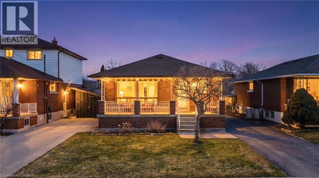 31 TERRACE Drive, Hamilton, Ontario L9A2Y5