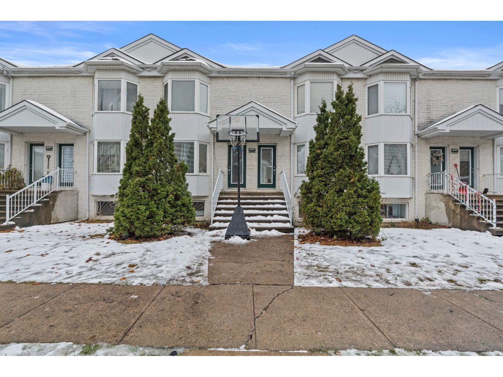 407 Rue Éricka, #25, Laval (Fabreville), Quebec H7P5S3