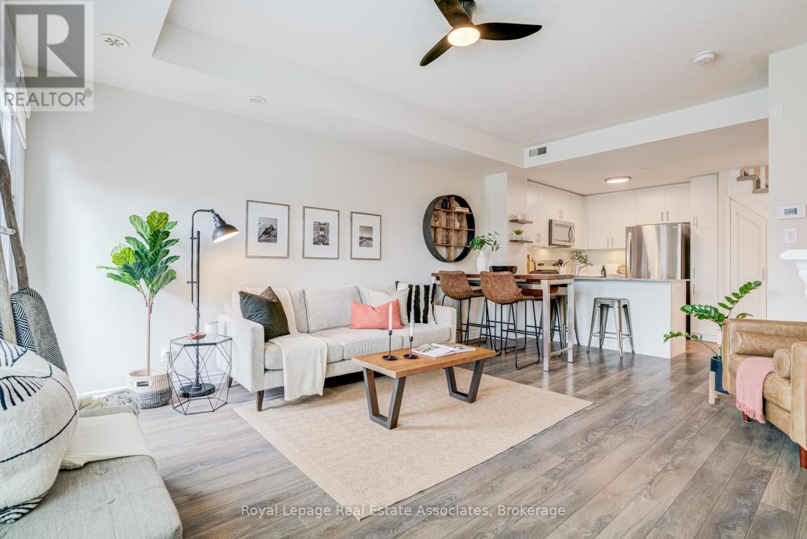 Row / Townhouse for Sale in 13 - 95 EASTWOOD PARK GARDENS|Toronto (Long Branch), Ontario M8W0B9