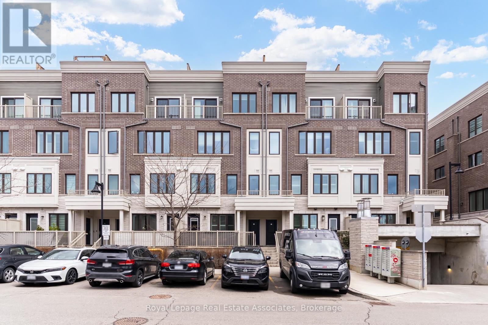 Row / Townhouse for Sale in 13 - 95 EASTWOOD PARK GARDENS|Toronto (Long Branch), Ontario M8W0B9 2