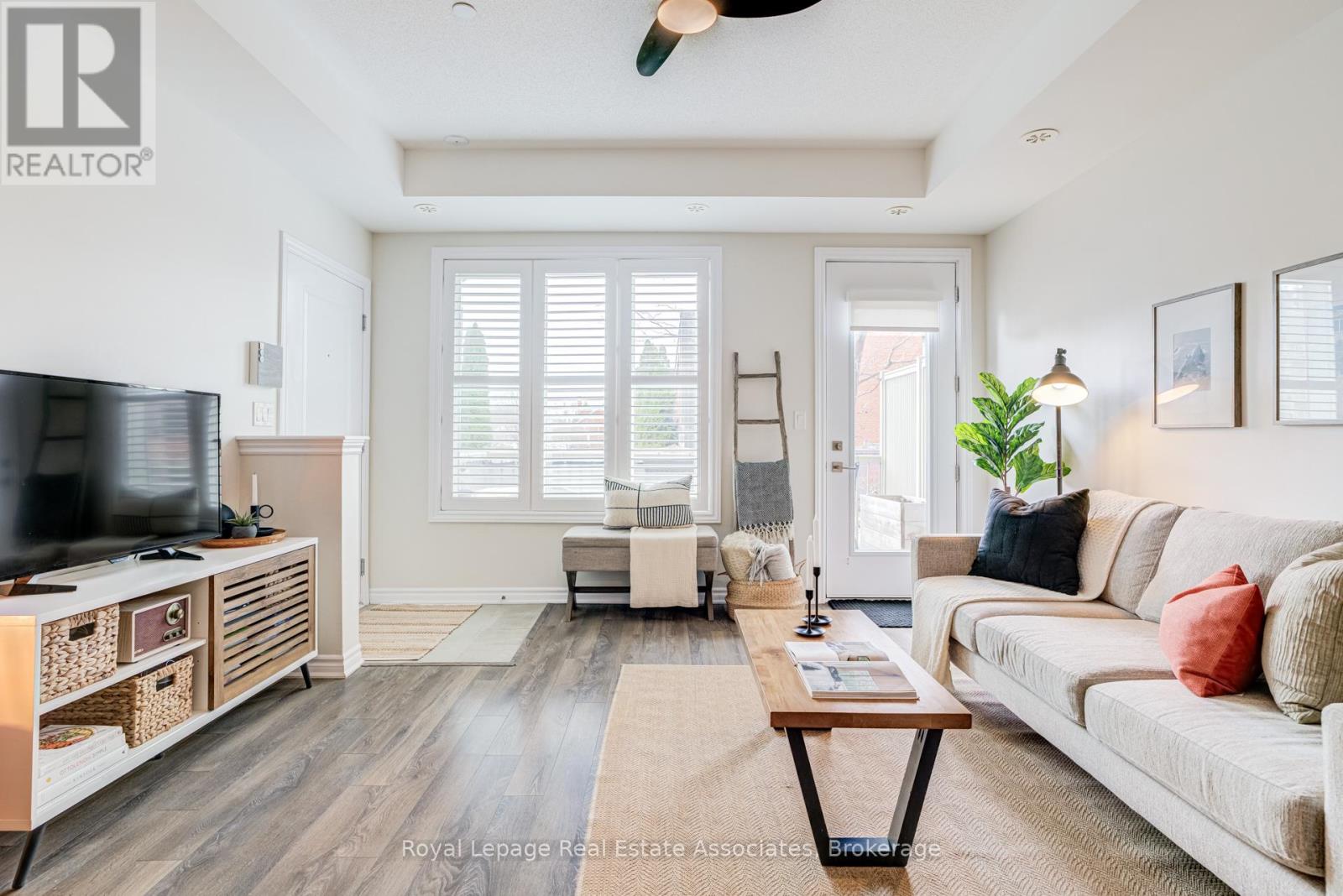 Row / Townhouse for Sale in 13 - 95 EASTWOOD PARK GARDENS|Toronto (Long Branch), Ontario M8W0B9 5