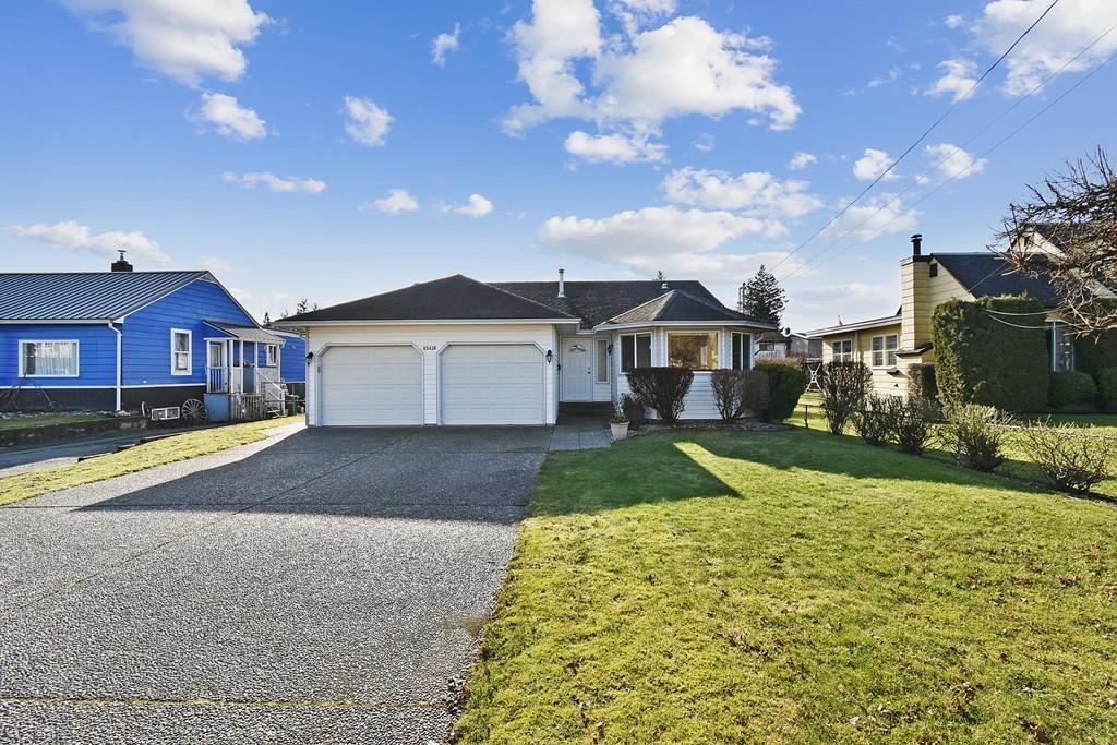 For sale: 45430 BERNARD AVENUE, Chilliwack Proper West, Chilliwack ...