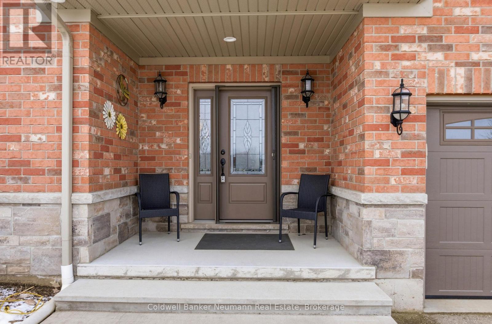 For sale: 12 BROWN STREET S, Minto, Ontario N0G1M0 - X12918044