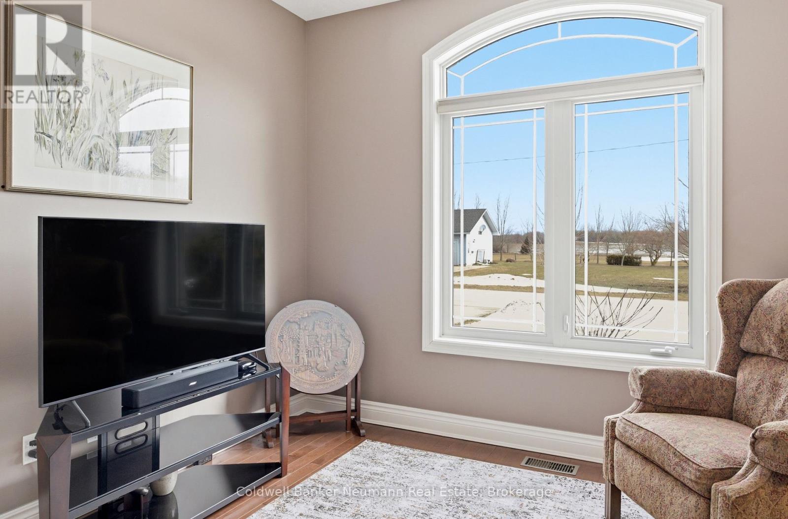 For sale: 12 BROWN STREET S, Minto, Ontario N0G1M0 - X12918044