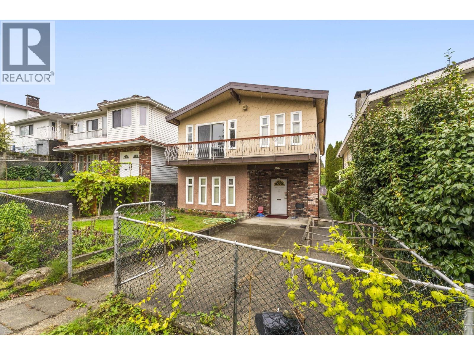 3361 WILLIAM STREET|Vancouver, British Columbia V5K2Z4