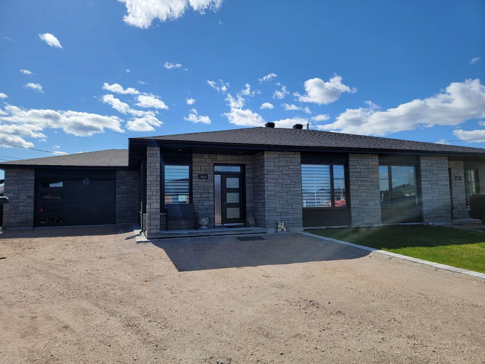 271 Rue Dionne, Saint-Honoré, Quebec G0V1L0