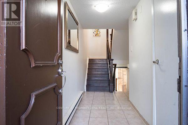 Row / Townhouse for Sale in 19 - 6860 GLEN ERIN DRIVE W|Mississauga (Meadowvale), Ontario L5N2E1 3