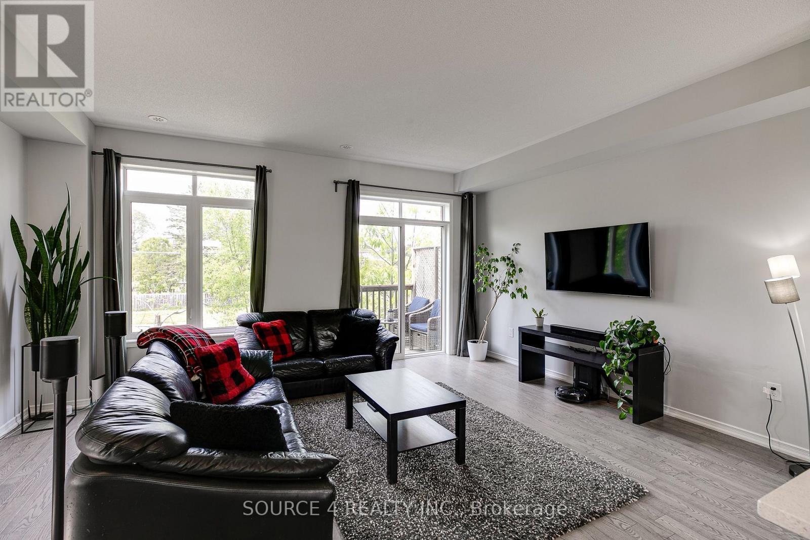 Row / Townhouse for Sale in 379 LADYCROFT TERRACE|Mississauga (Cooksville), Ontario L5A3N8 4