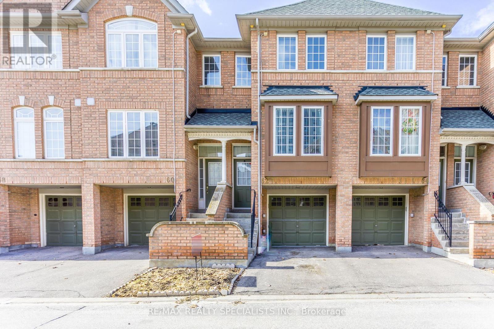 Row / Townhouse for Sale in 62 - 50 STRATHAVEN DRIVE|Mississauga (Hurontario), Ontario L5R4E7 2