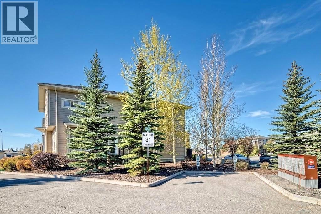 Row / Townhouse for Sale in 12 Cougar Ridge Landing SW|Calgary, Alberta T3H0X8 5