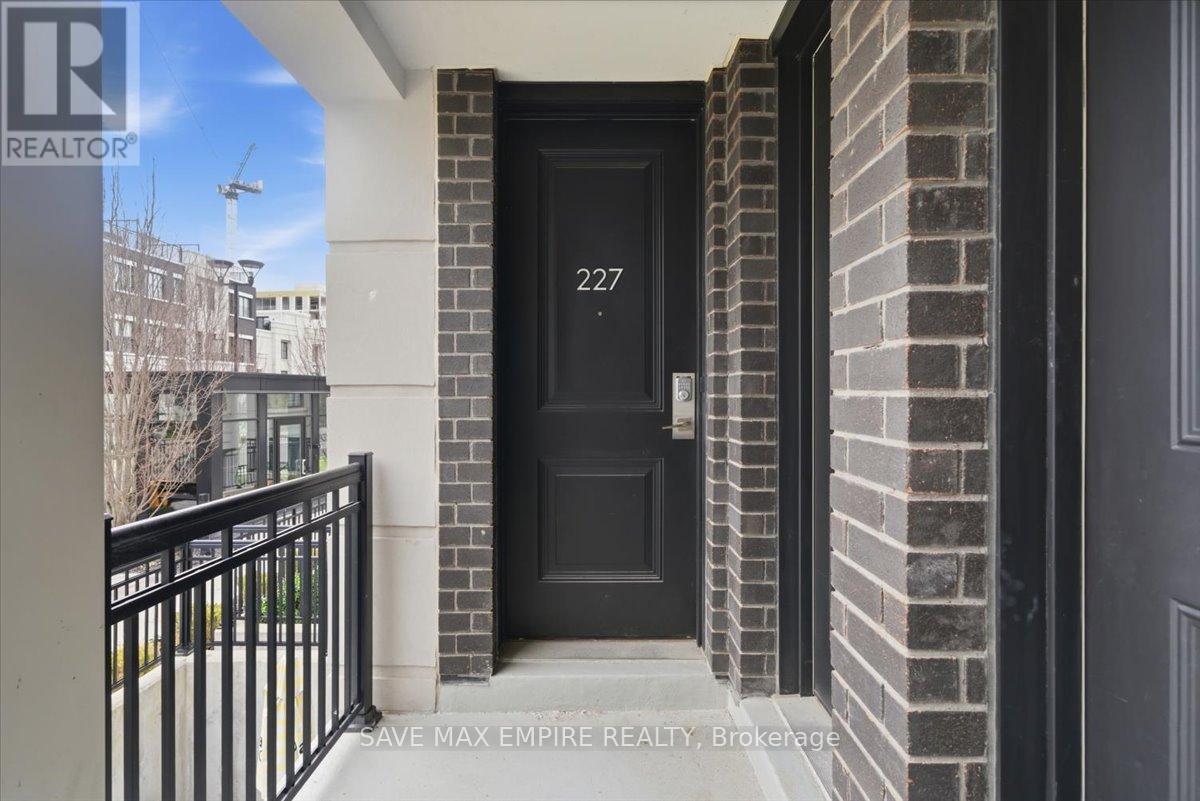 Row / Townhouse for Sale in 227 - 652 CRICKLEWOOD DRIVE|Mississauga (Mineola), Ontario L5G0B7 4