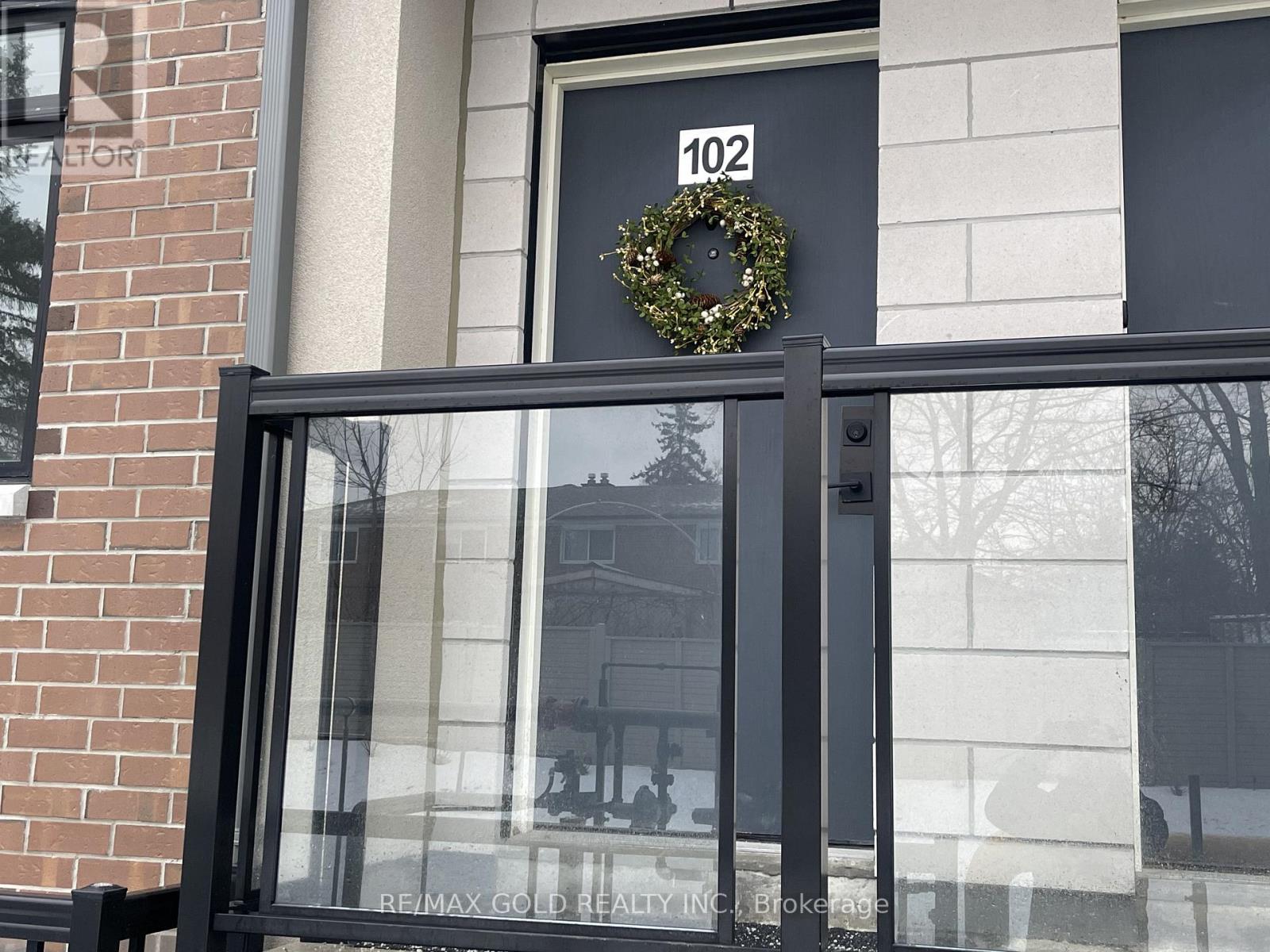 Row / Townhouse for Sale in 102 - 1115 DOUGLAS MCCURDY COMM DRIVE E|Mississauga (Lakeview), Ontario L5G0C6 2