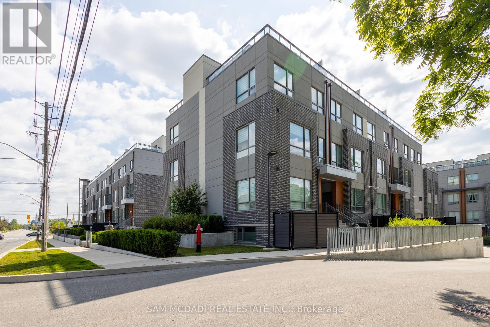Row / Townhouse for Sale in 1 - 670 ATWATER AVENUE|Mississauga (Mineola), Ontario L5G0B6 4