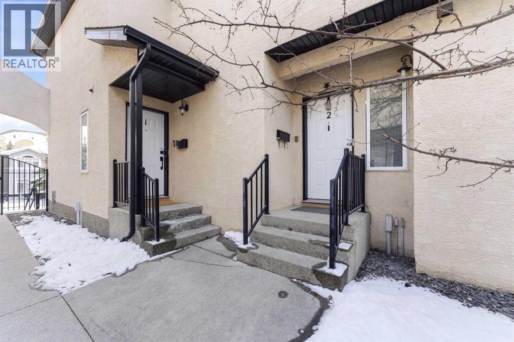 Row / Townhouse for Sale in 2, 1620 27 Avenue SW|Calgary, Alberta T2T1G6 2