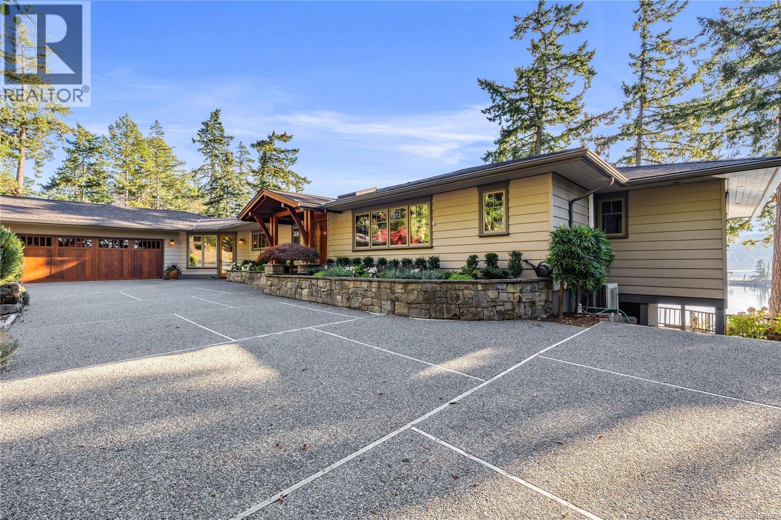 Salt Spring Realty For sale: 220 Scott Point Dr, Salt Spring, British Columbia V8K2R1 ...