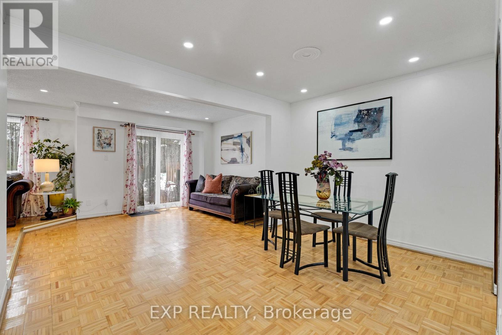 Row / Townhouse for Sale in 4 - 1180 MISSISSAUGA VALLEY BOULEVARD|Mississauga (Mississauga Valleys), Ontario L5A3M9 3