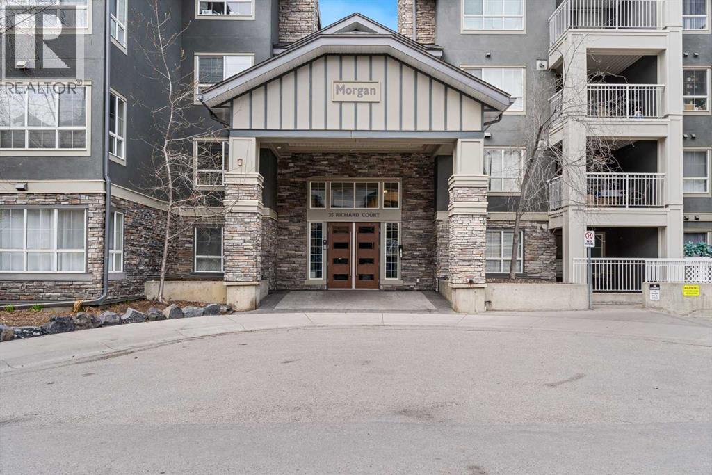 Apartment for Sale in 113, 35 Richard Court SW|Calgary, Alberta T3E7N9 2