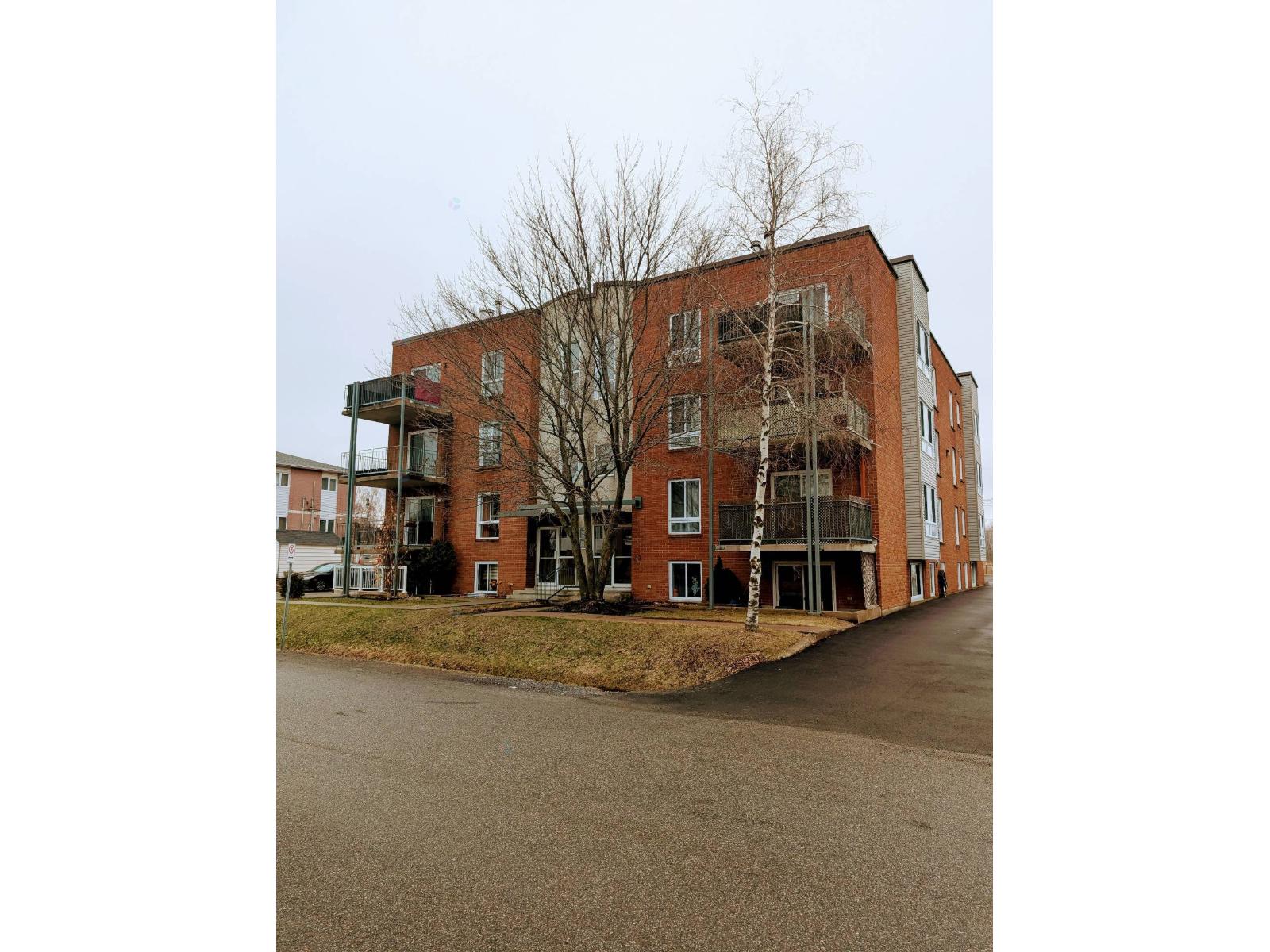 1128 Rue Rémi-Lachance, L'Assomption, Quebec J5W2K7