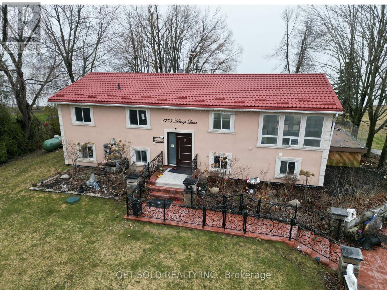 3778 HARRYS LANE W