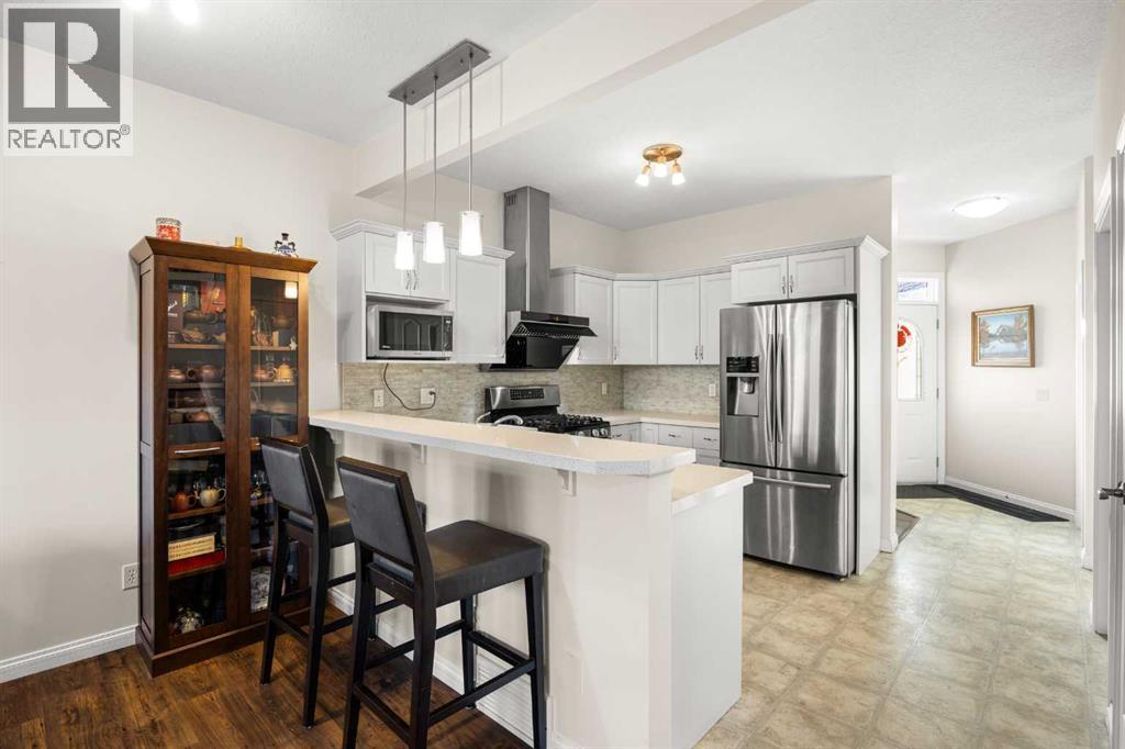 Row / Townhouse for Sale in 156 Royal Manor NW|Calgary, Alberta T3G5T6 4