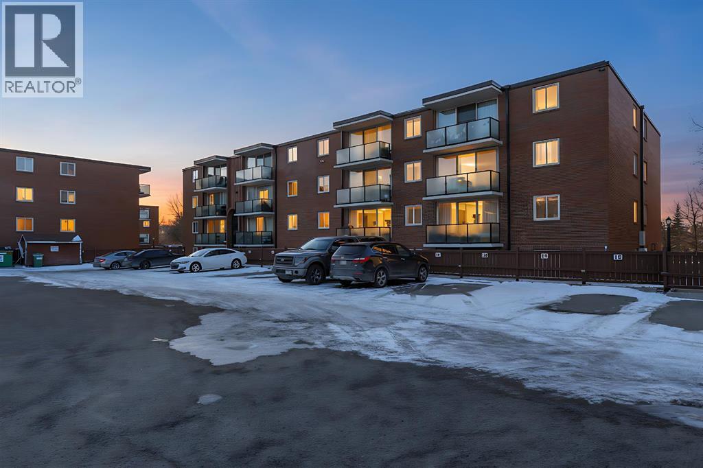 Apartment for Sale in 133, 1421 7 Avenue NW|Calgary, Alberta T2N0Z3 2