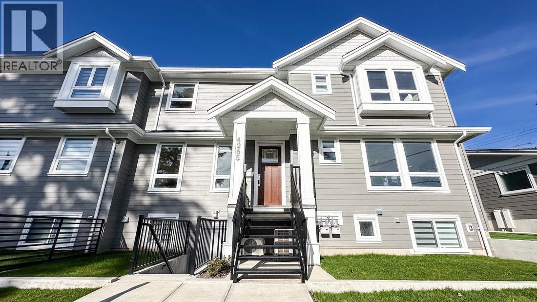 4265 MACDONALD AVENUE|Burnaby, British Columbia V5G4V9
