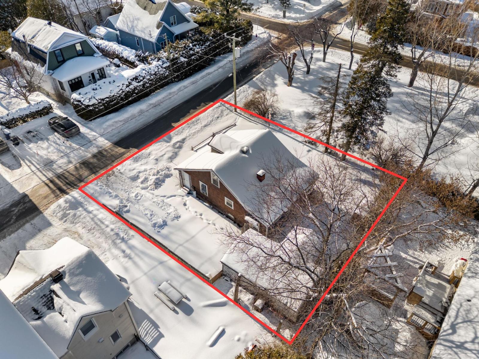 203 Rue d'Oxford, Otterburn Park, Quebec J3H1E8