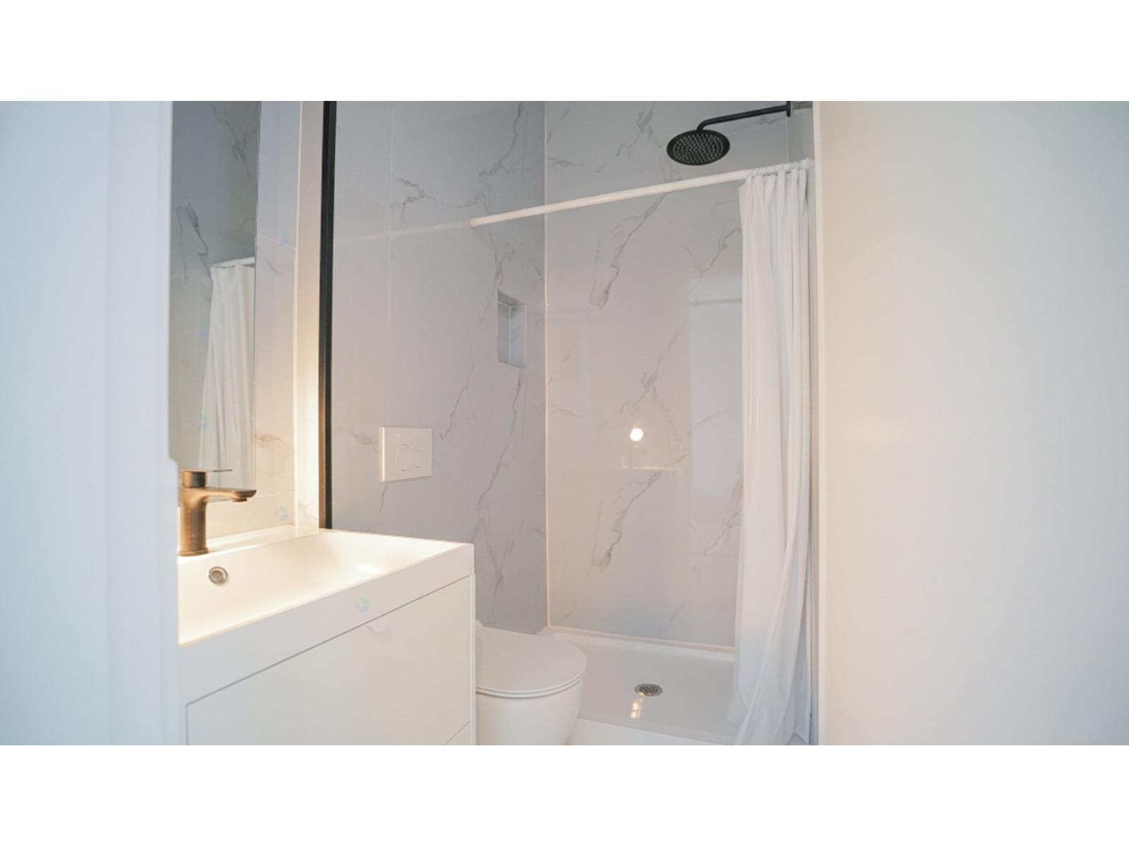 For rent: 17 Av. Léonie, Saint-Sauveur, Quebec J0R1R5 - 24219644 ...