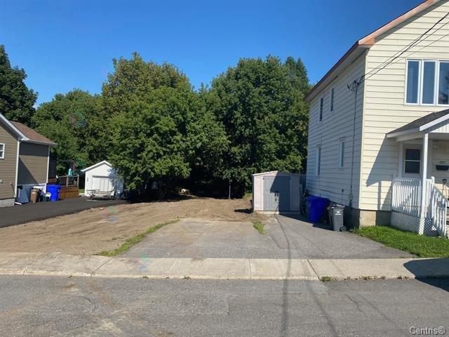 350 Rue des Pins, Gatineau (Buckingham), Quebec J0X3X0