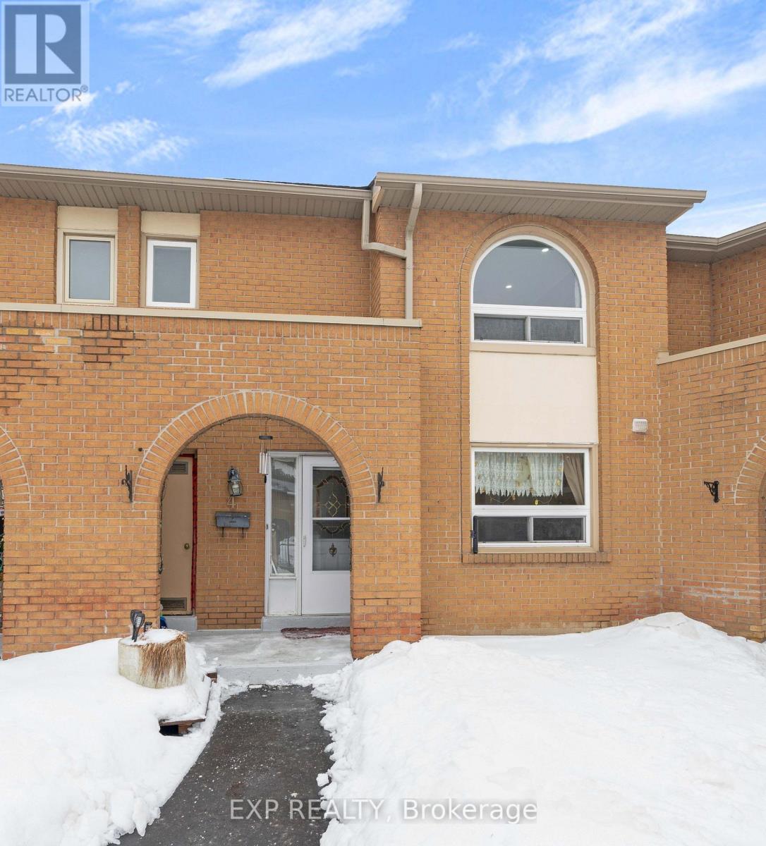 Row / Townhouse for Sale in 4 - 1180 MISSISSAUGA VALLEY BOULEVARD|Mississauga (Mississauga Valleys), Ontario L5A3M9