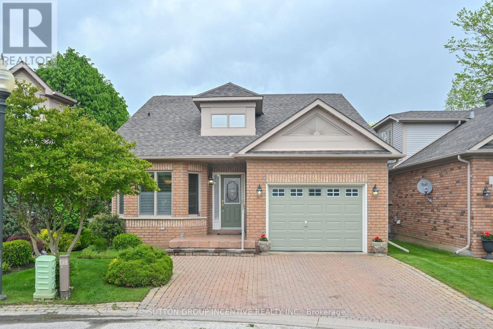 4 BELAIR PLACE