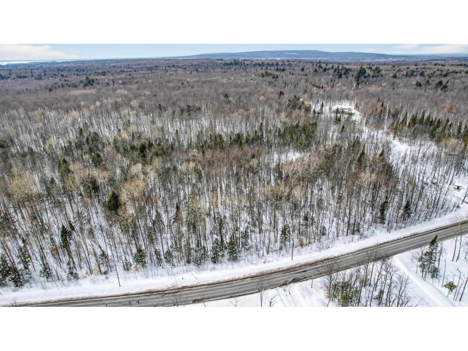 Côte St-Charles, Saint-Lazare, Quebec J7T0R2
