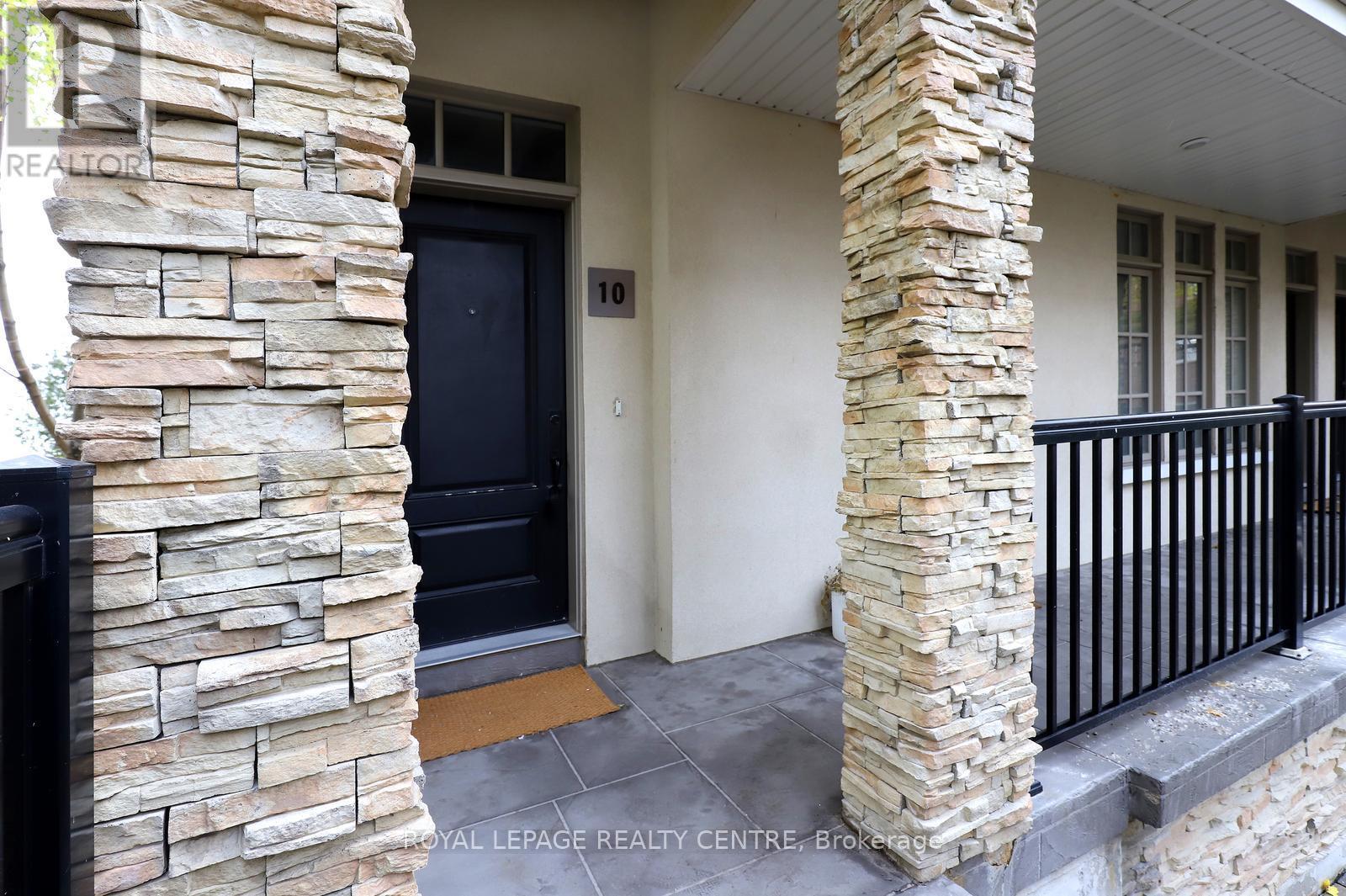 Row / Townhouse for Sale in 10 - 3077 CAWTHRA ROAD|Mississauga (Applewood), Ontario L5A2X4 5
