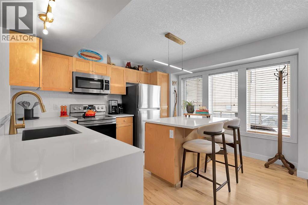 Row / Townhouse for Sale in 40 Patina Terrace SW|Calgary, Alberta T3H4M8