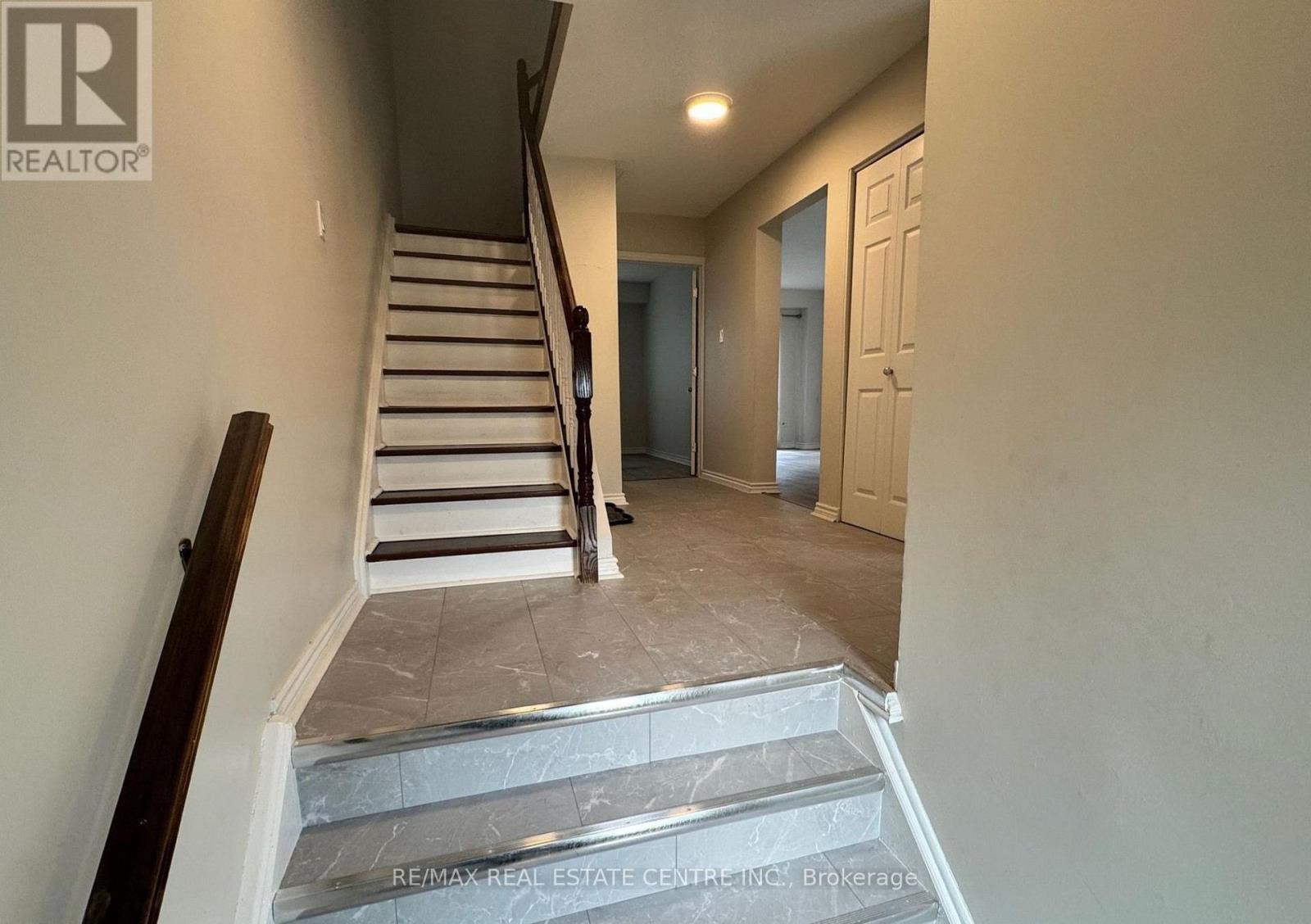 Row / Townhouse for Sale in 44 - 5536 MONTEVIDEO ROAD|Mississauga (Meadowvale), Ontario L5N2P4 3