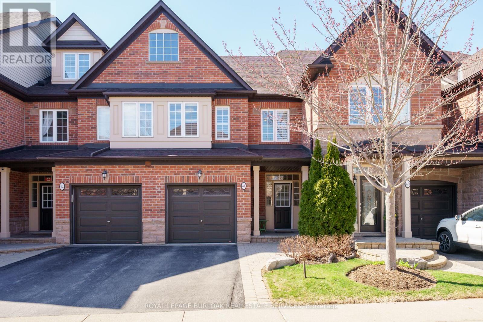 Row / Townhouse for Sale in 41 - 300 RAVINEVIEW WAY|Oakville (WC Wedgewood Creek), Ontario L6H7J2 2