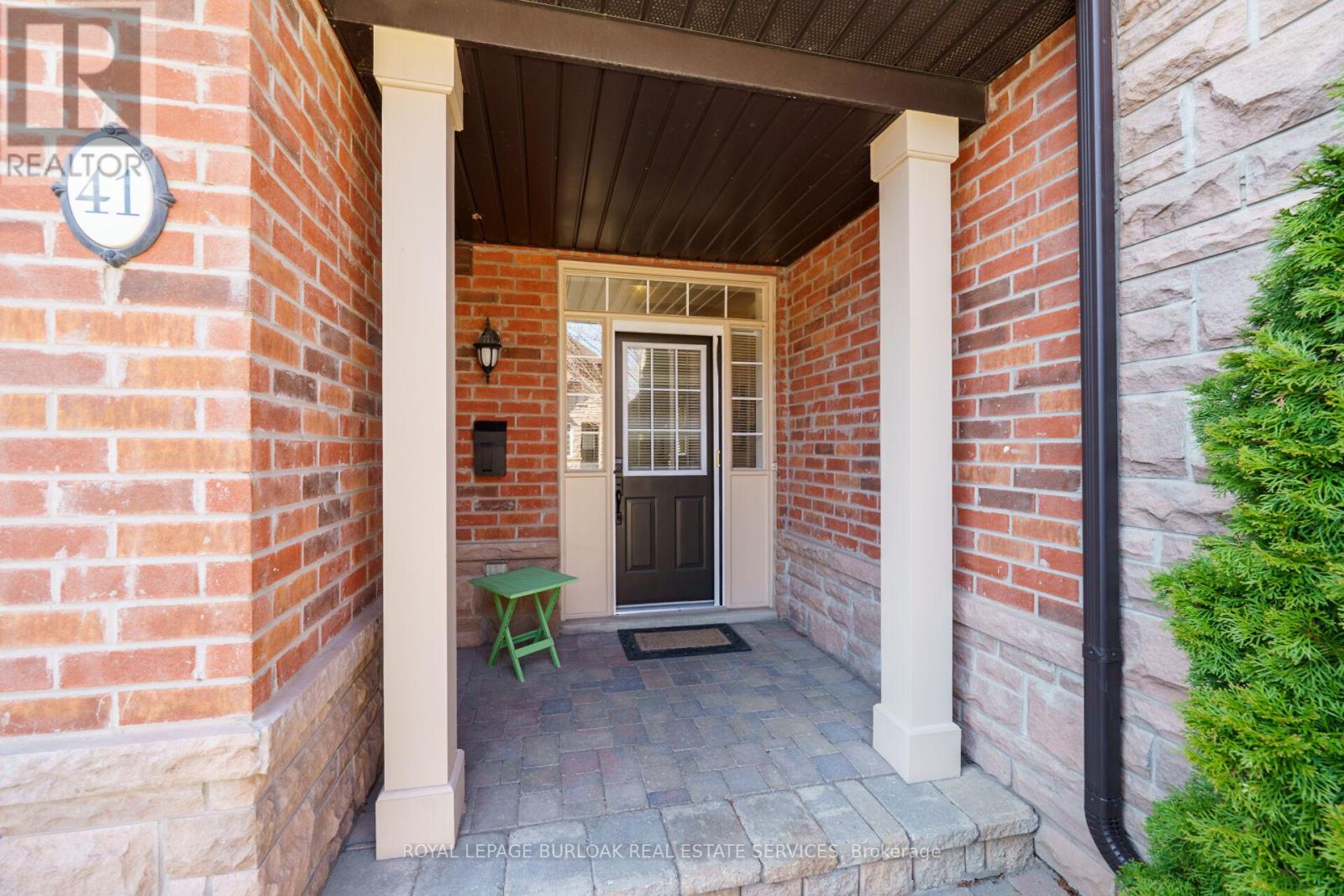 Row / Townhouse for Sale in 41 - 300 RAVINEVIEW WAY|Oakville (WC Wedgewood Creek), Ontario L6H7J2 3