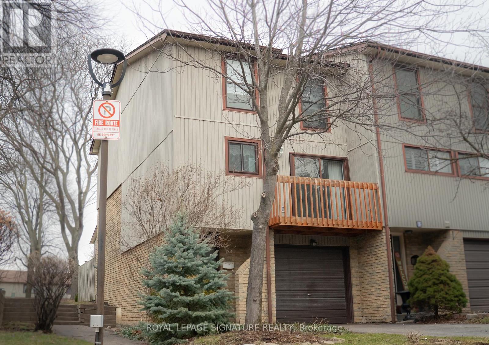 Row / Townhouse for Sale in 33 - 6860 GLEN ERIN DRIVE|Mississauga (Meadowvale), Ontario L5N2E1