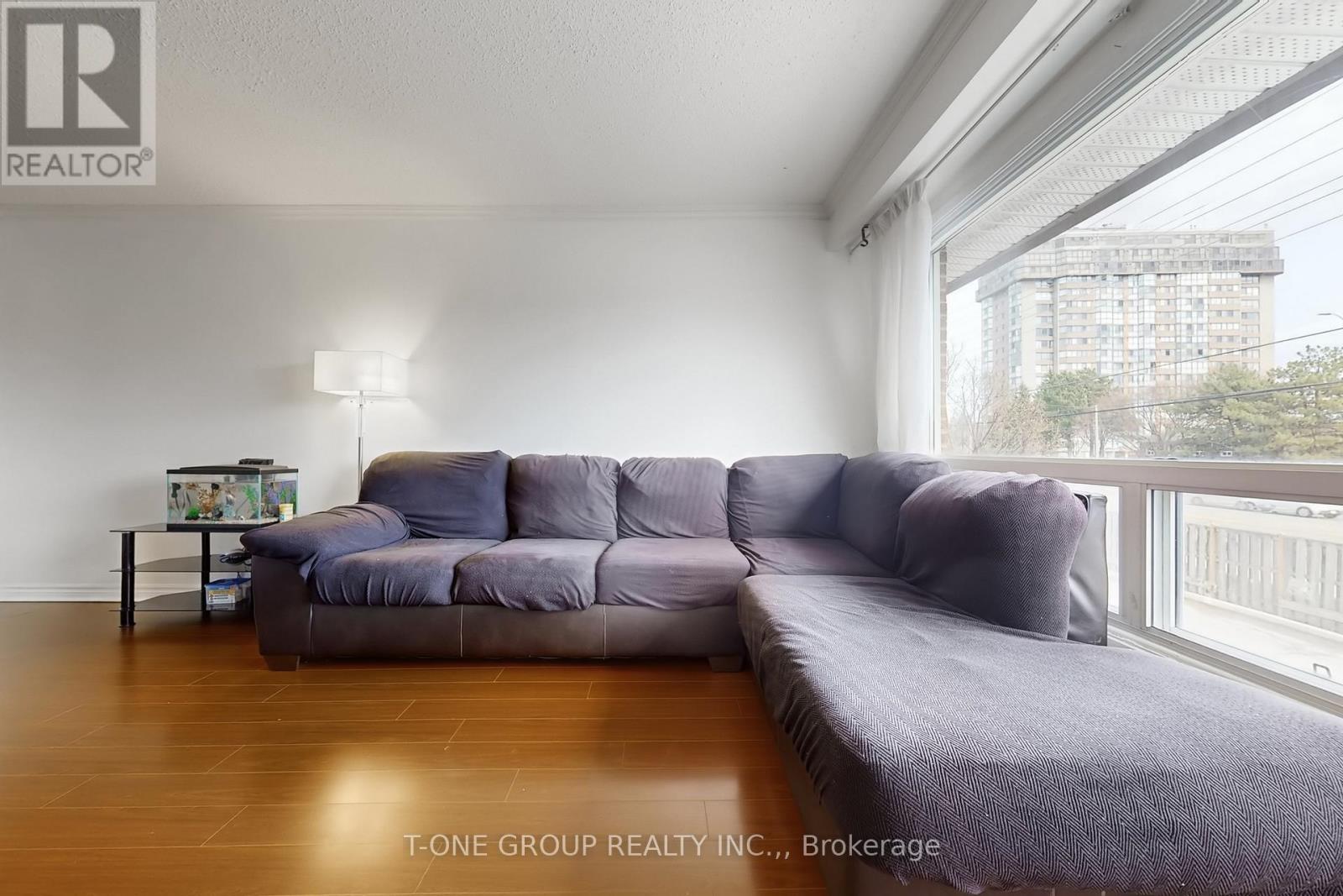 Row / Townhouse for Sale in 75 - 3025 CEDARGLEN GATE|Mississauga (Erindale), Ontario L5C2V7 5