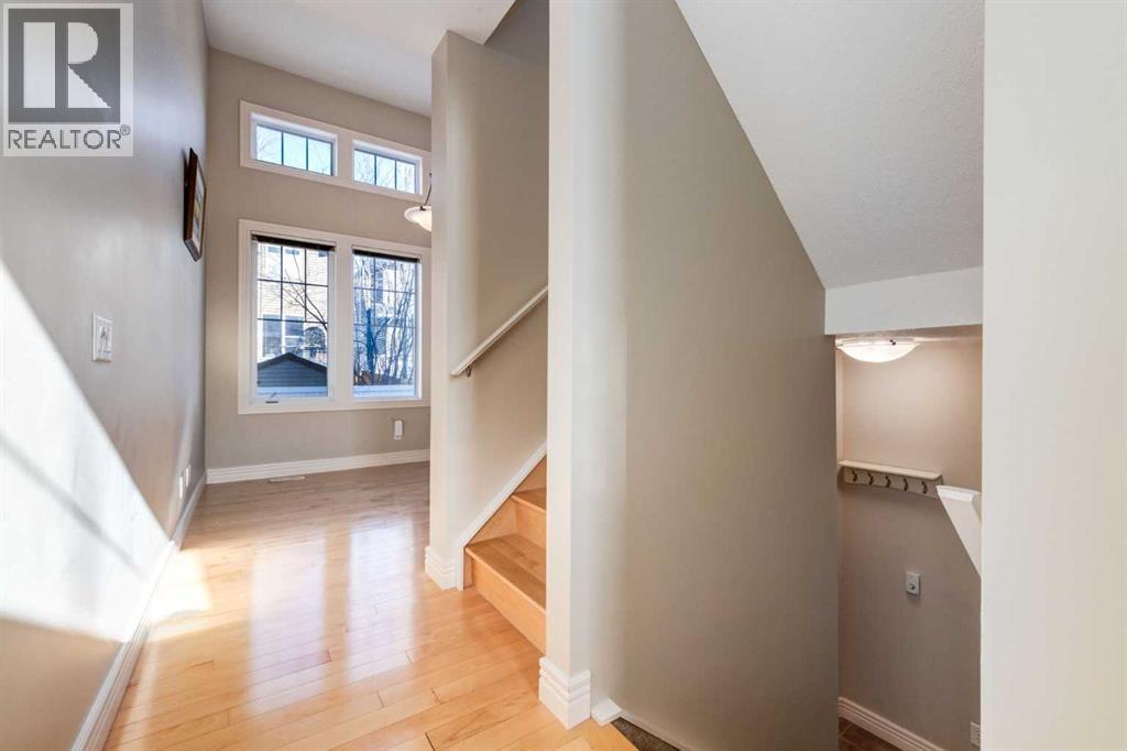 Row / Townhouse for Sale in 37 Royal Oak Plaza NW|Calgary, Alberta T3G0B3 2