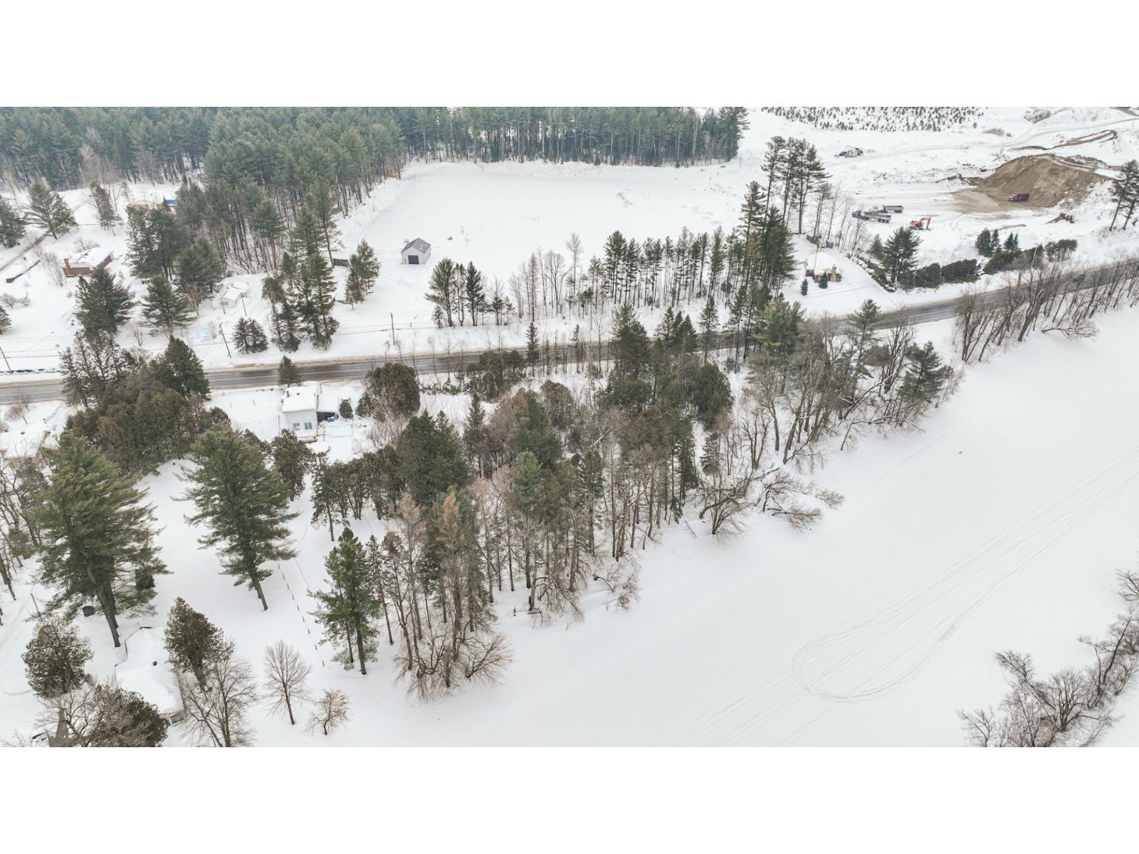 Route Principale, Lachute, Quebec J8H3W7