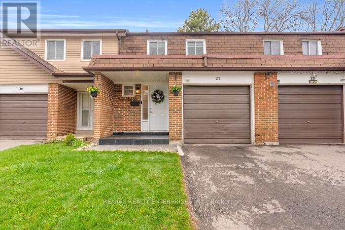 Row / Townhouse for Sale in 27 - 3025 CEDARGLEN GATE|Mississauga (Erindale), Ontario L5C2V7 3